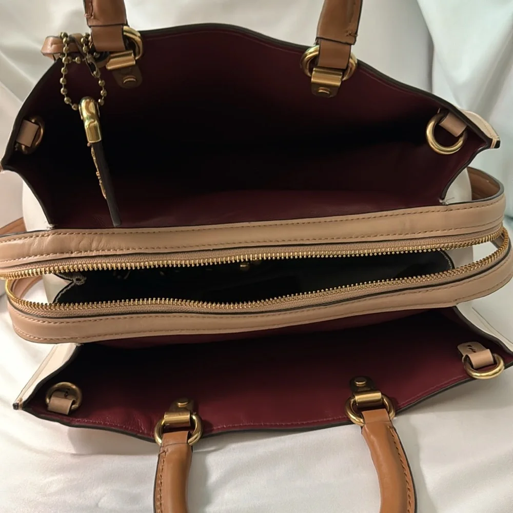 Coach Rogue in Colorblock - Picture 5 of 9